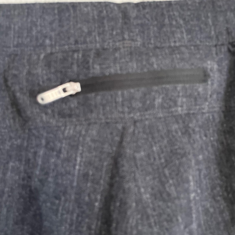 Lululemon Men's Gray Shorts size Medium - Picture 6 of 7